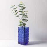 Vase en verre bleu cobalt du milieu du siècle : design finlandais par Tamara Aladin