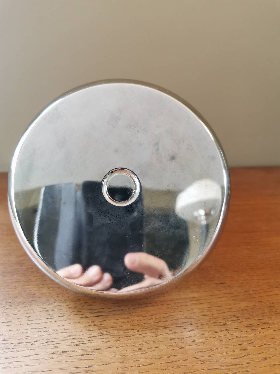 6 shot glasses on vintage metal support