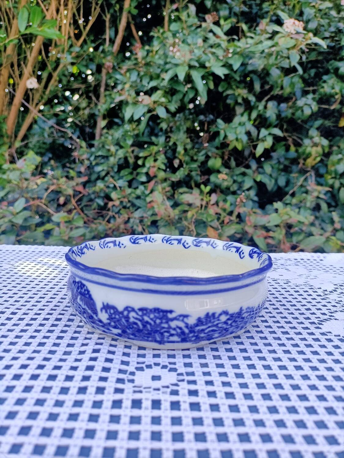 Retro ceramic flower pot/bowl