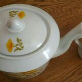 Teapot - milk pitcher, porcelain berry décor genêts, creation galeries lafayette