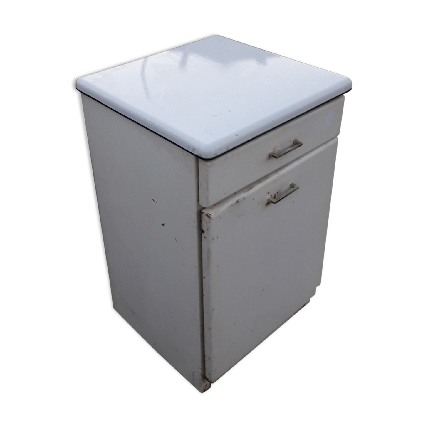 Small buffet 1 metal gate