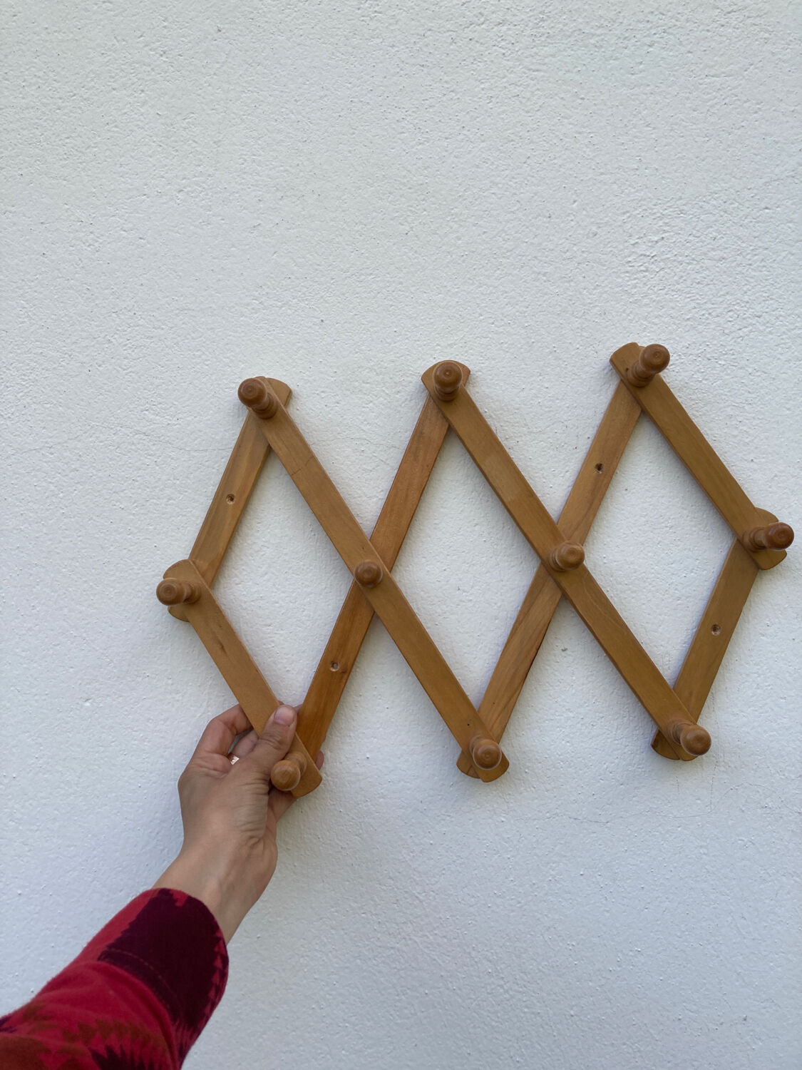 Vintage zigzag extendable coat rack in pine wood 80