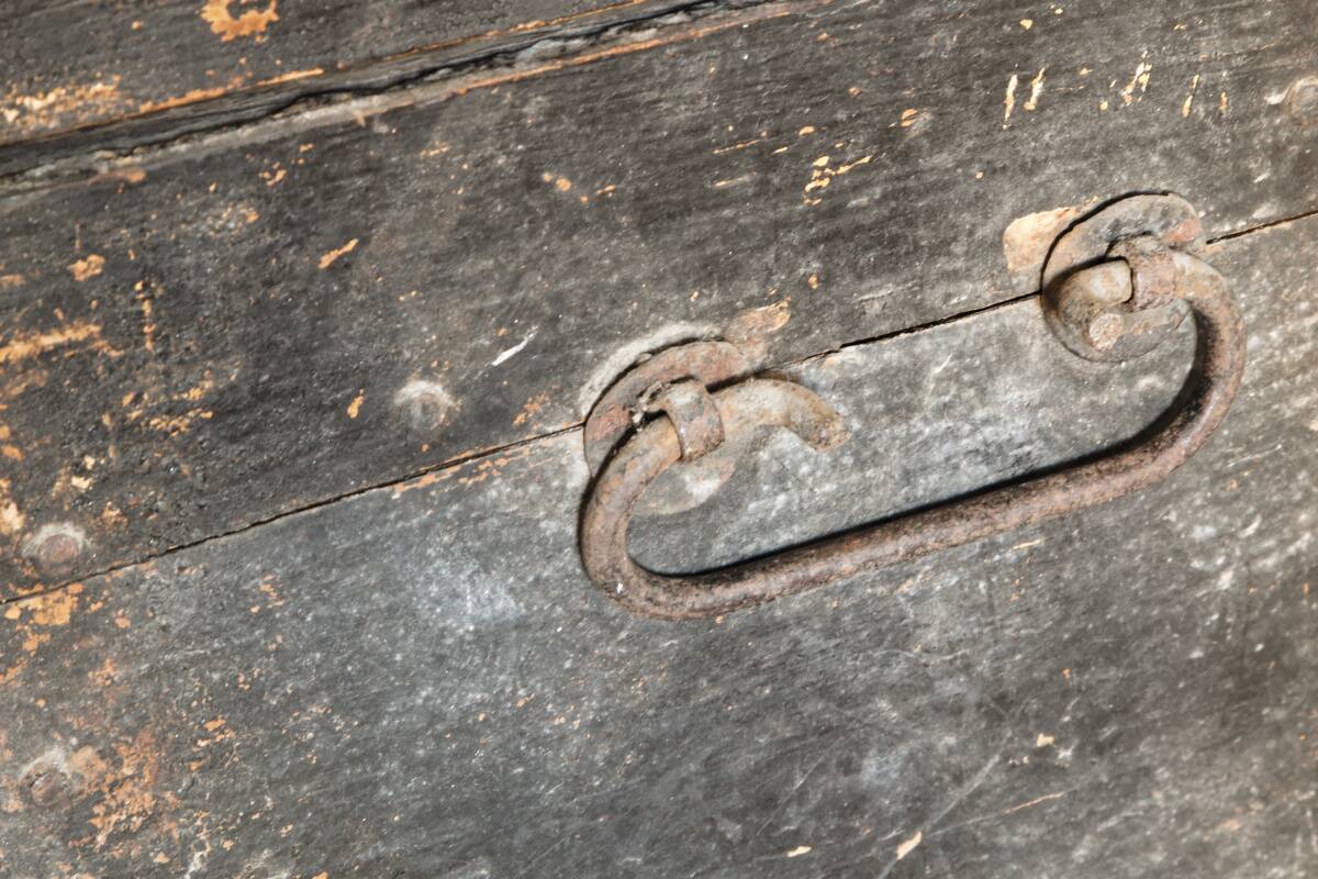 Malle en bois, amidon Le Chat Hoffmann
