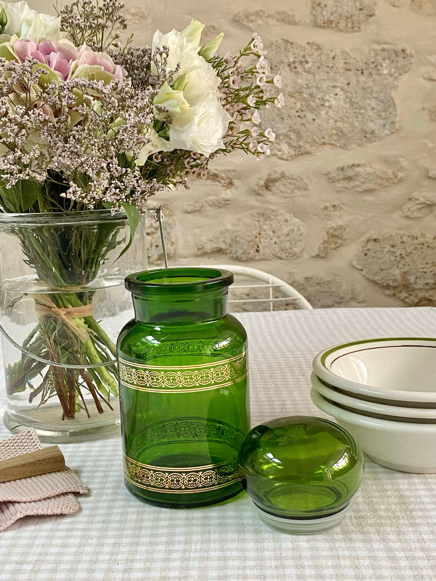 Glass bottle