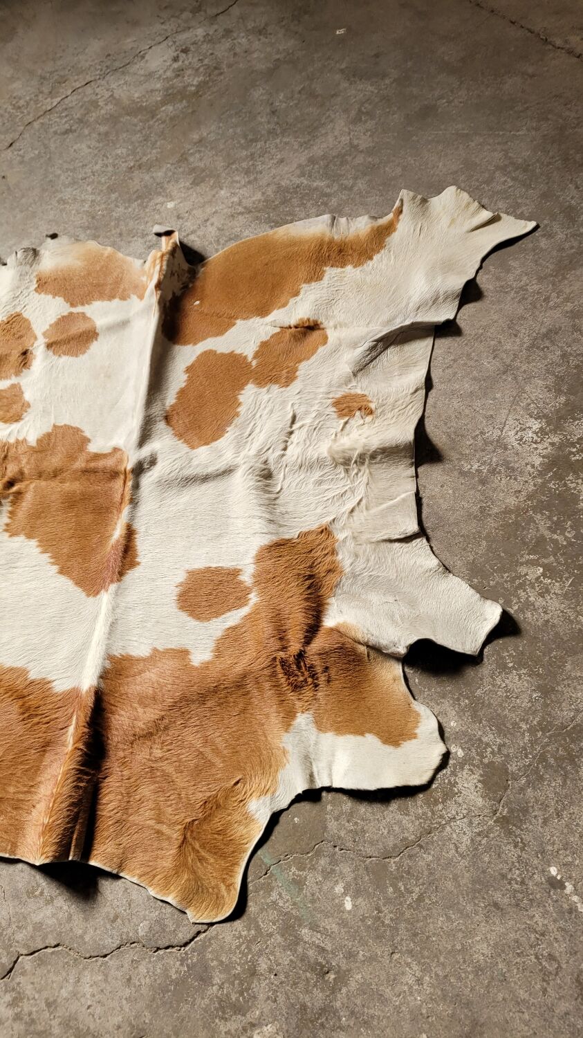 Vintage cowhide rug 1970
