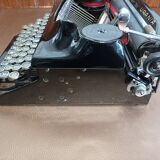 Machine à écrire urania noire années 30 qwertz