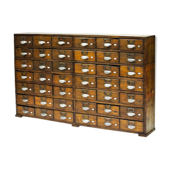 Furniture business to 42 drawers