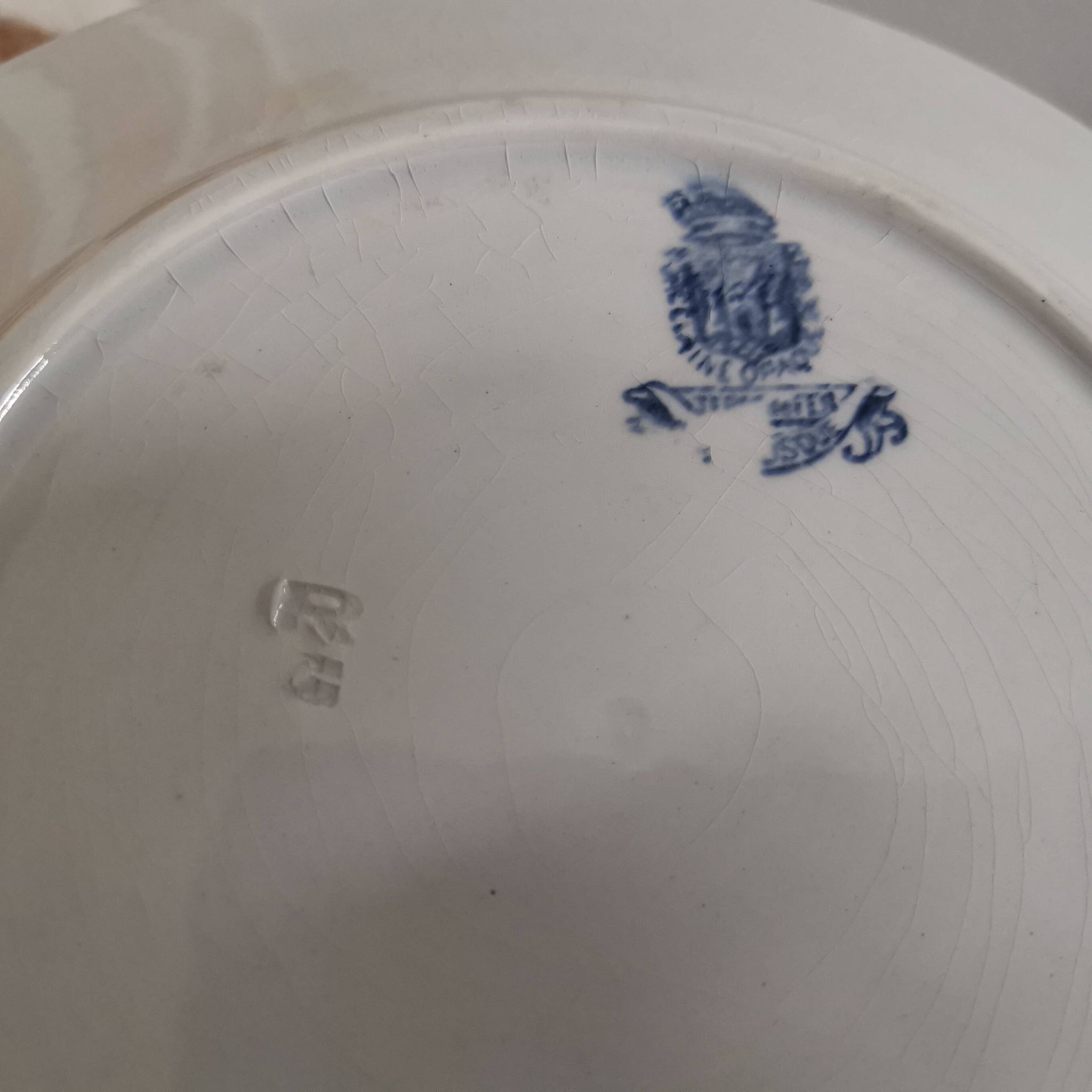 Old "Etruscan" flat plates in opaque porcelain from Gien Terre de Fer