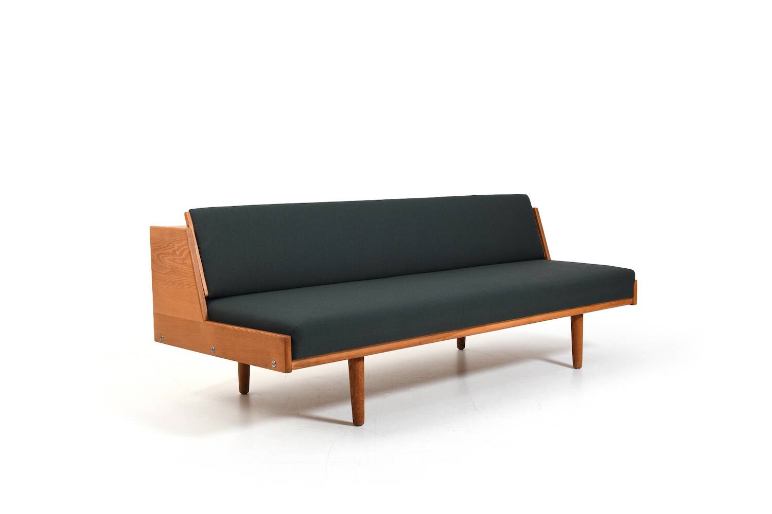 Early Daybed GE-258 by Hans Wegner 1950s / New Upholstery