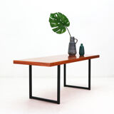 Table low 60s
