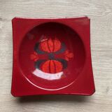 Vintage ashtray in enamelled sheet metal in red tones with floral decor from the 60s