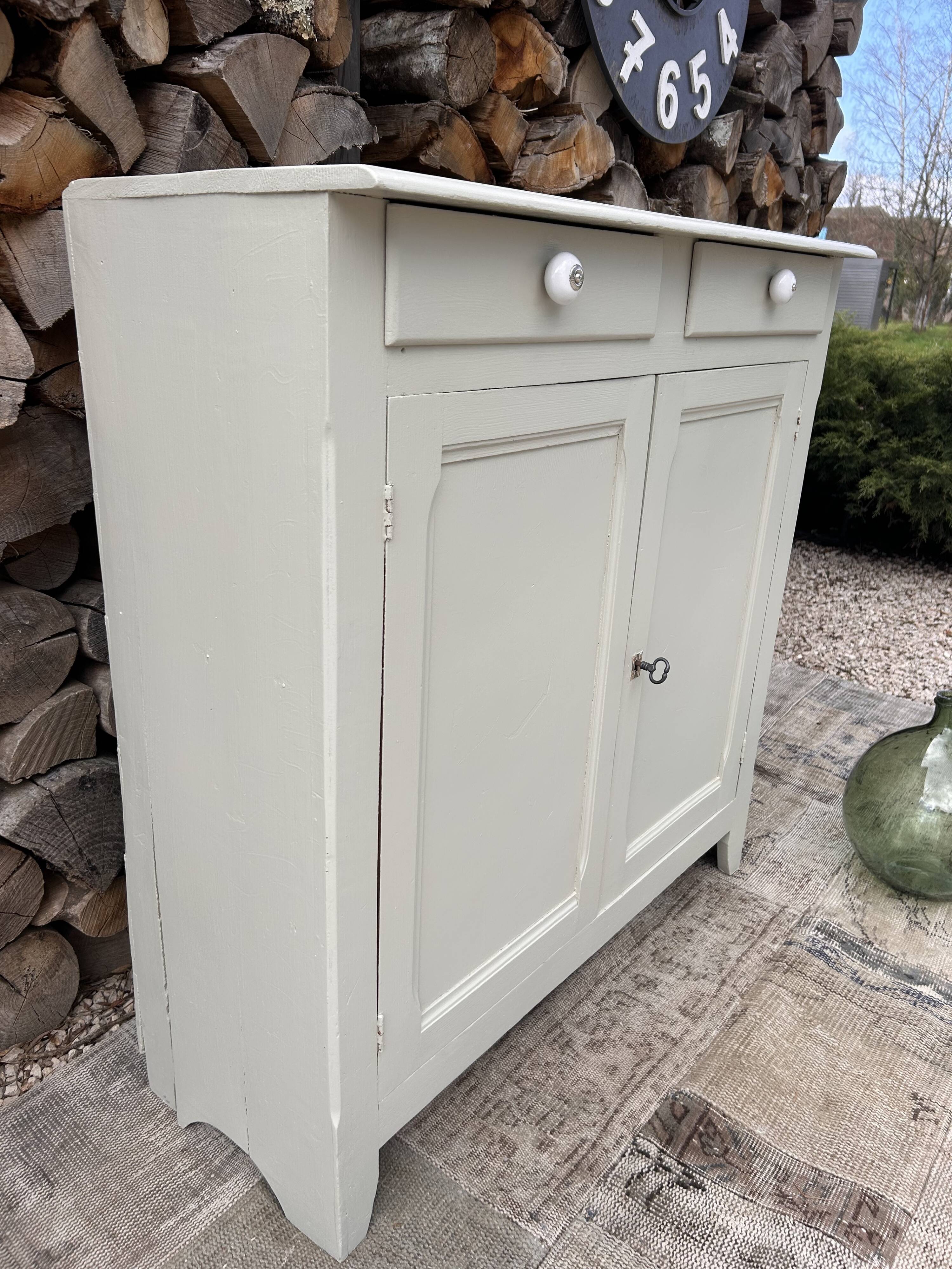 Parisian-style buffet