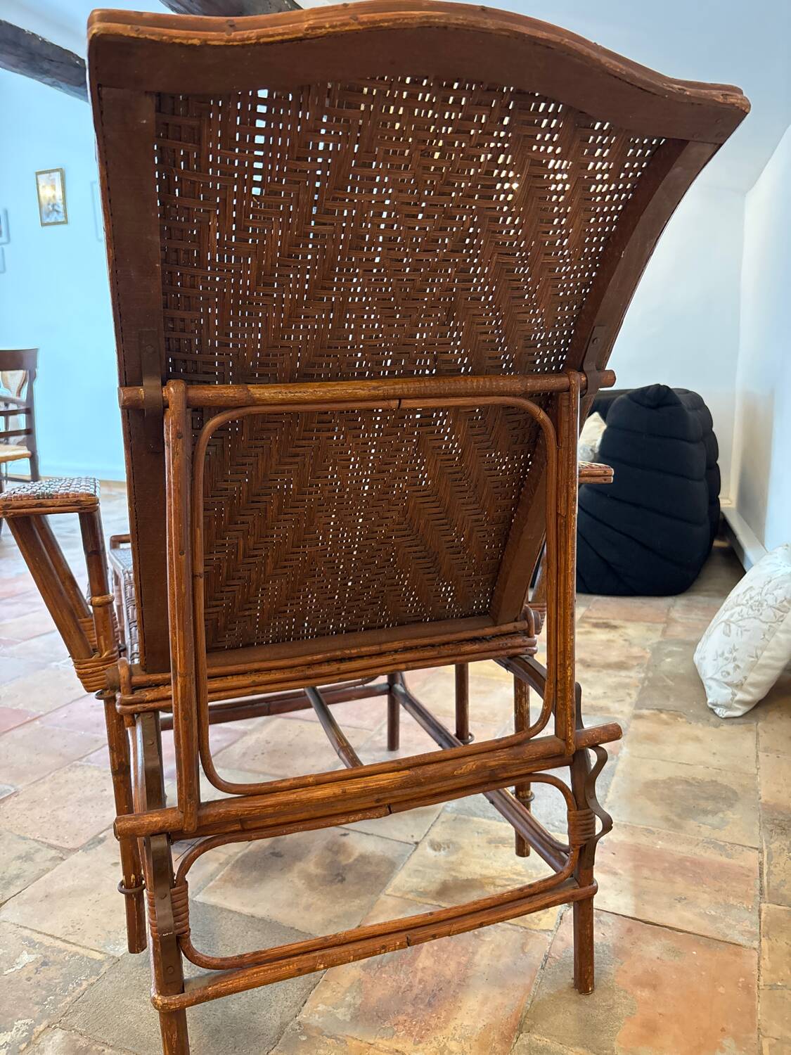 Rattan lounge chair