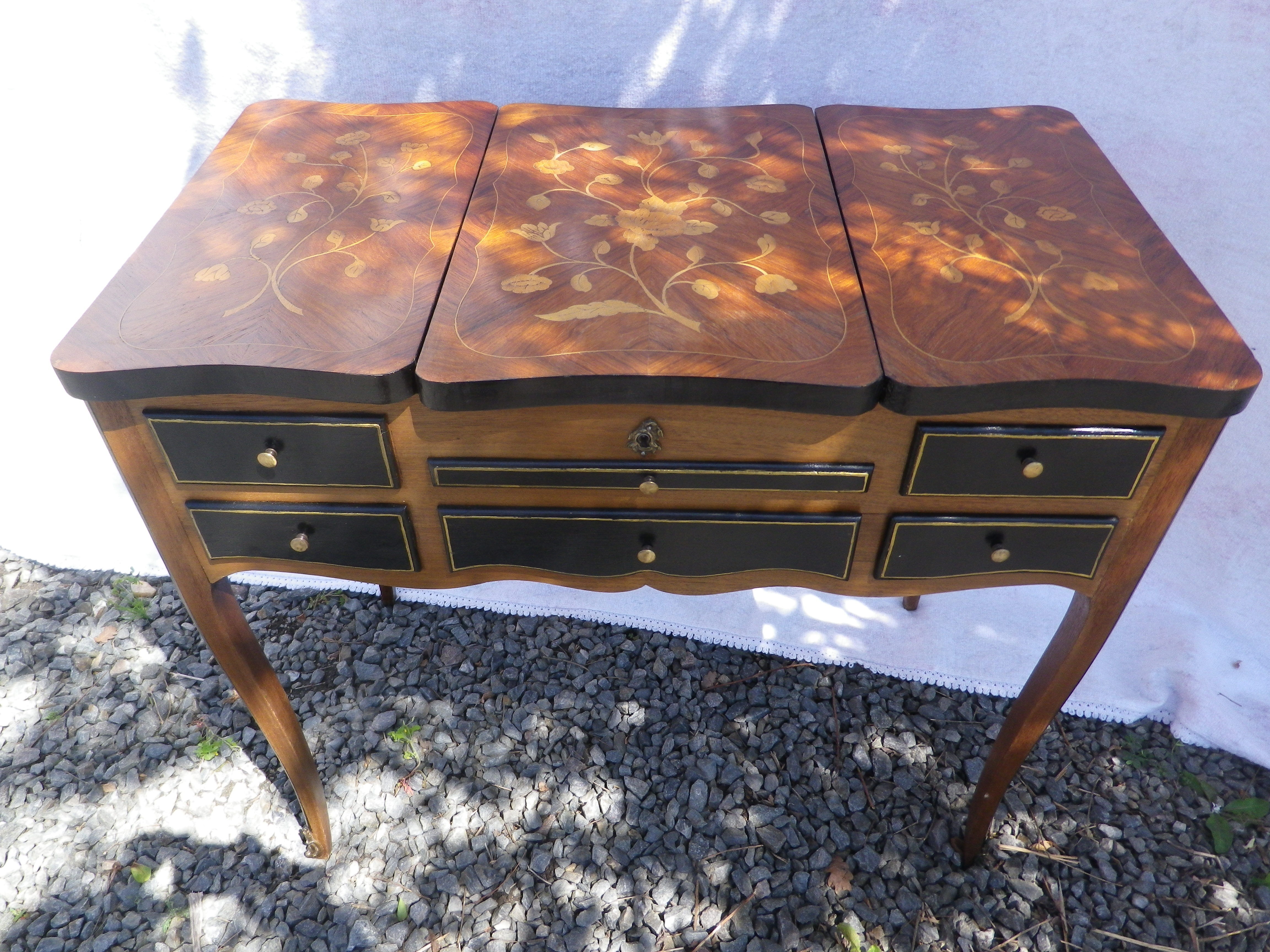 inlaid dressing table louis VI style