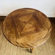 Louis XVI style round side table with fluted legs – 654011