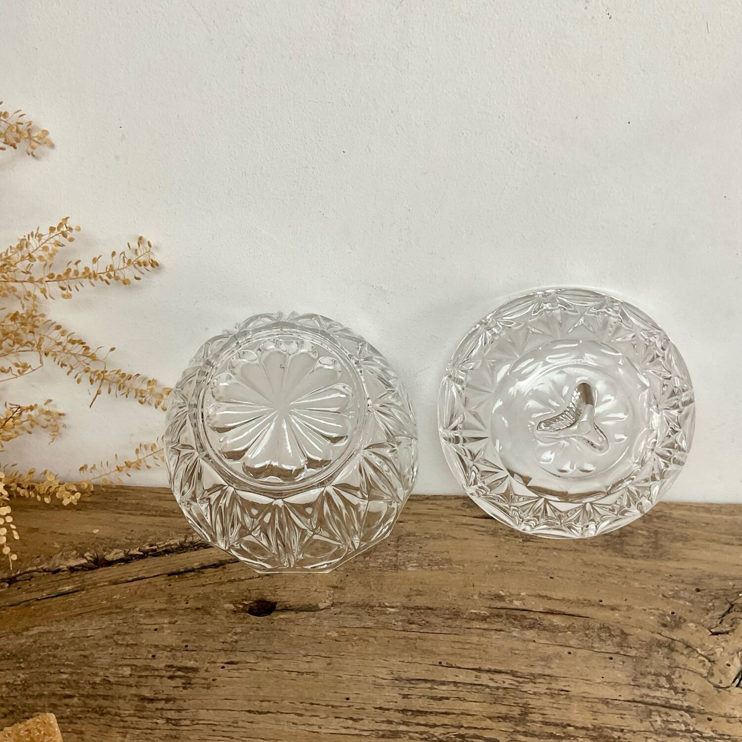 Sugar bowl in chiseled Reims glass