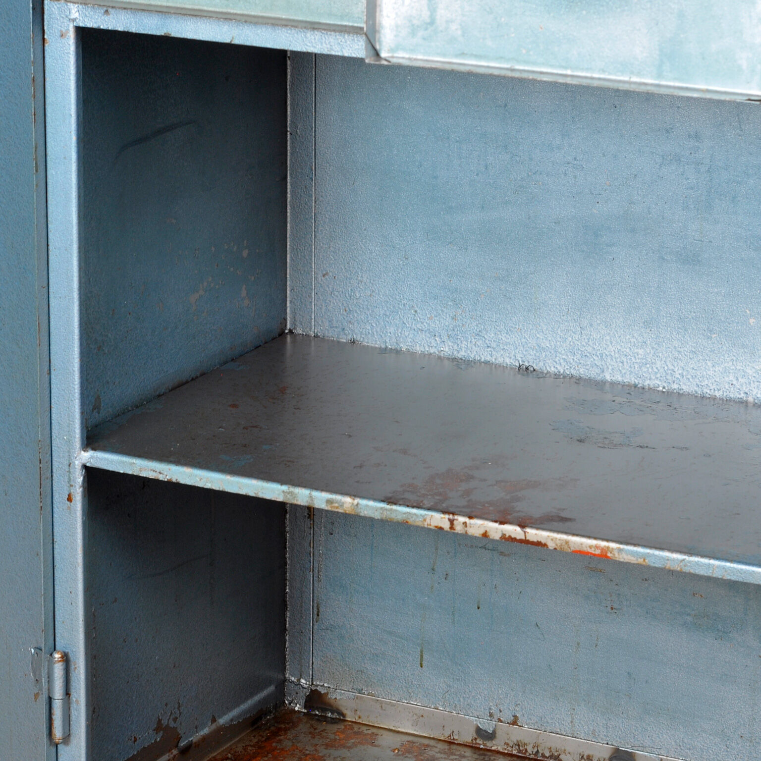 Armoire industrielle en fer années 1960
