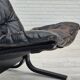 Années 1970, design norvégien, chaise longue "Siesta" d'Ingmar Relling, cuir noir, bois courbé.