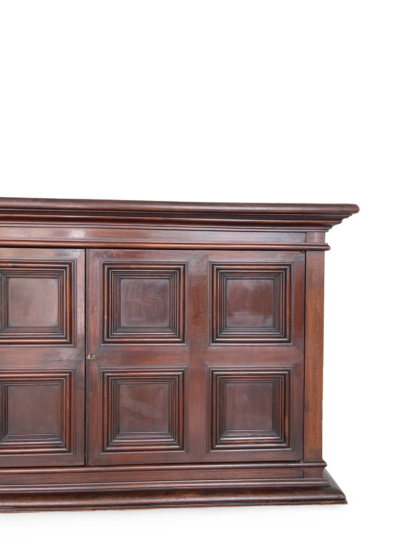 The high-quality Italian Renaissance Revival credenza, 1920s/1930s
