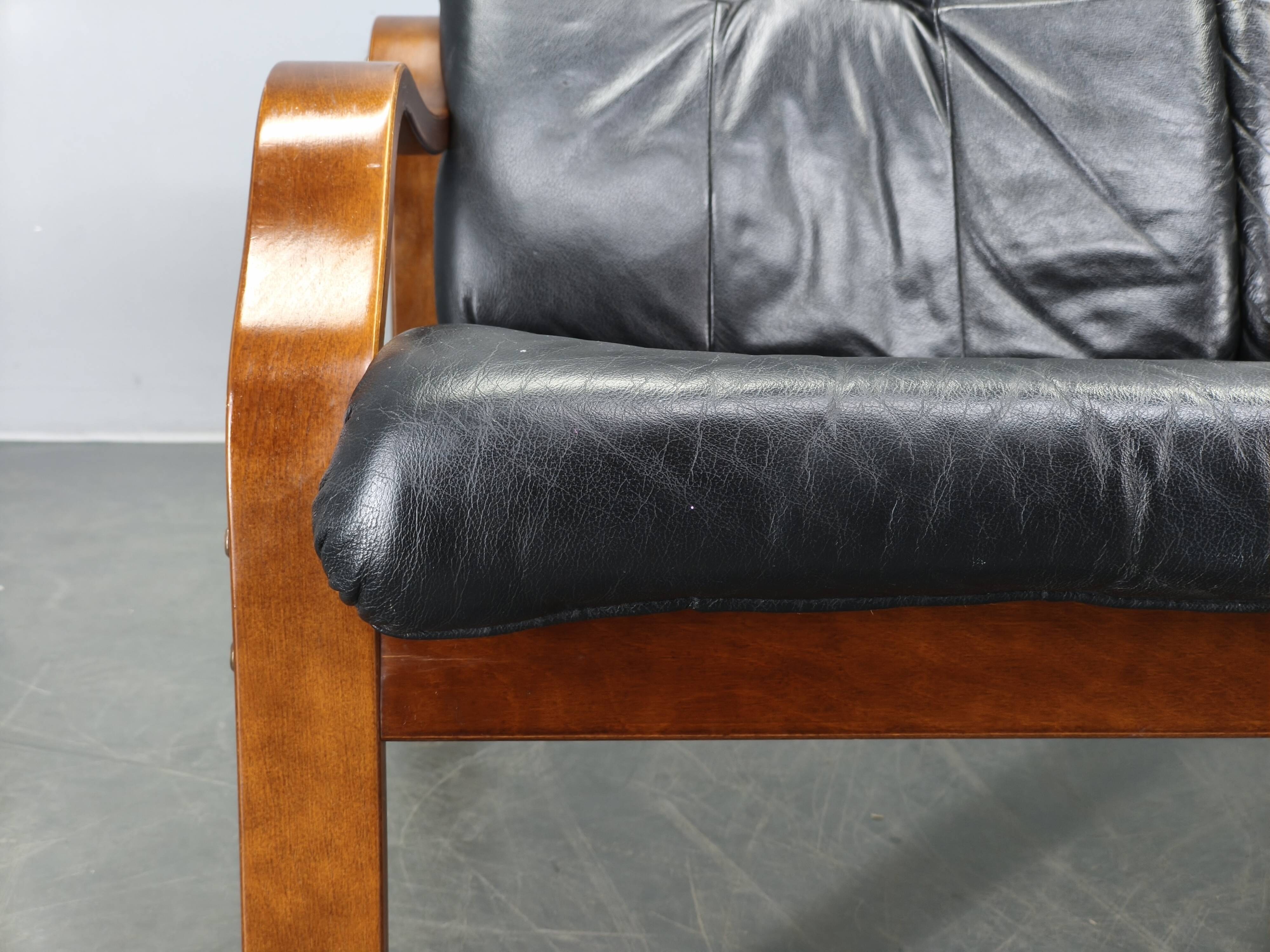 Scandinavian Leather Sofa in the Style of Alvar Aalto, 1970s