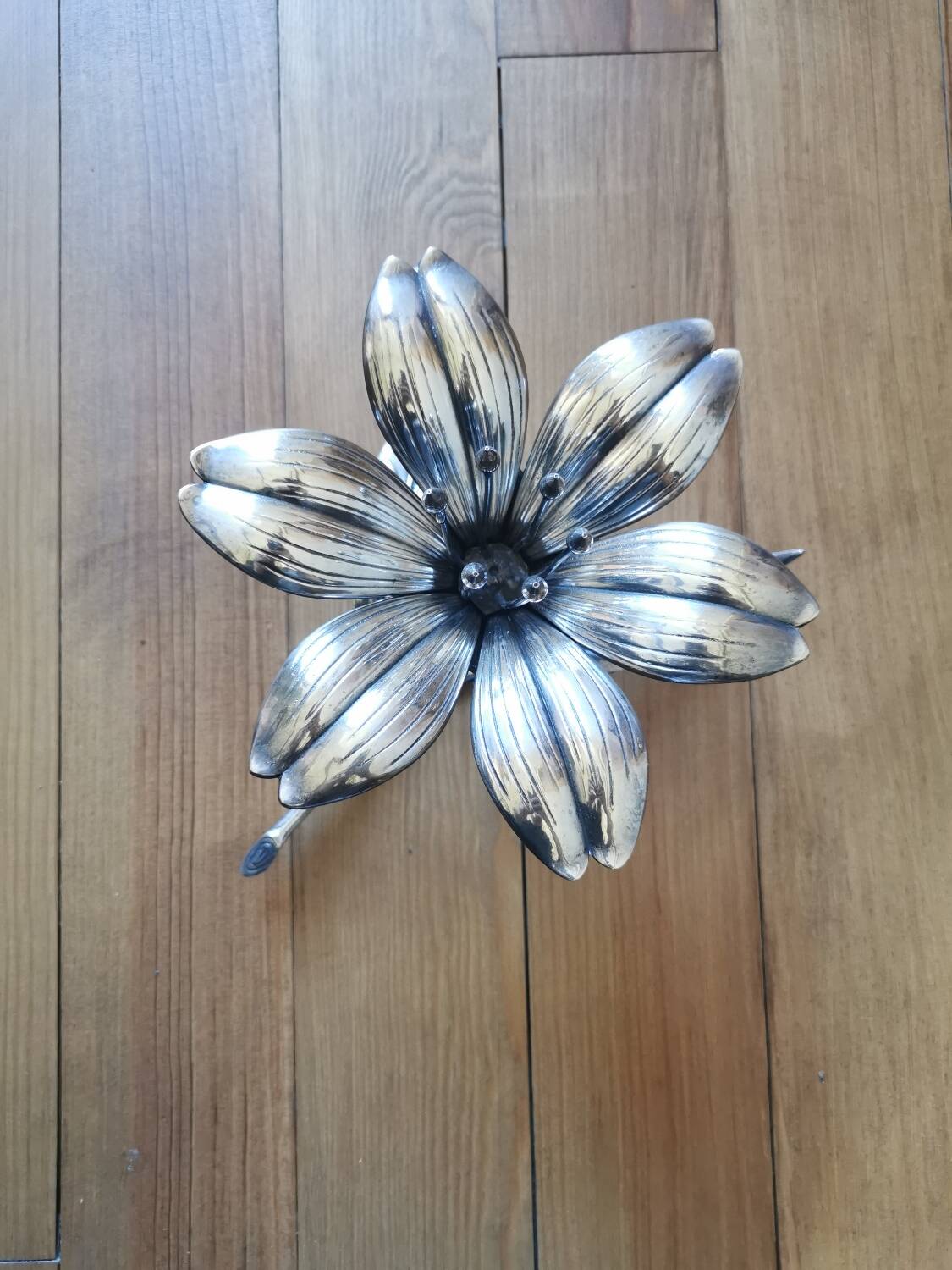 Vintage ashtray flower in silver metal