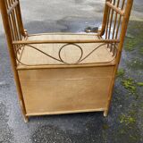 Meuble en rotin pour véranda.