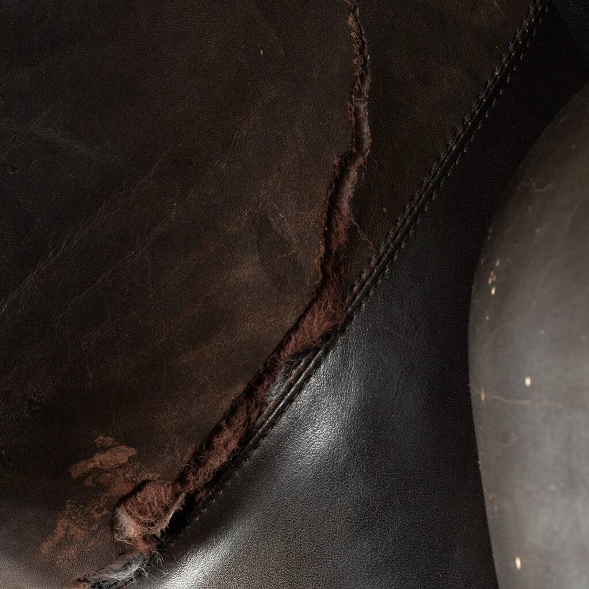 Fauteuil en cuir par Zbyněk Hřivnáč