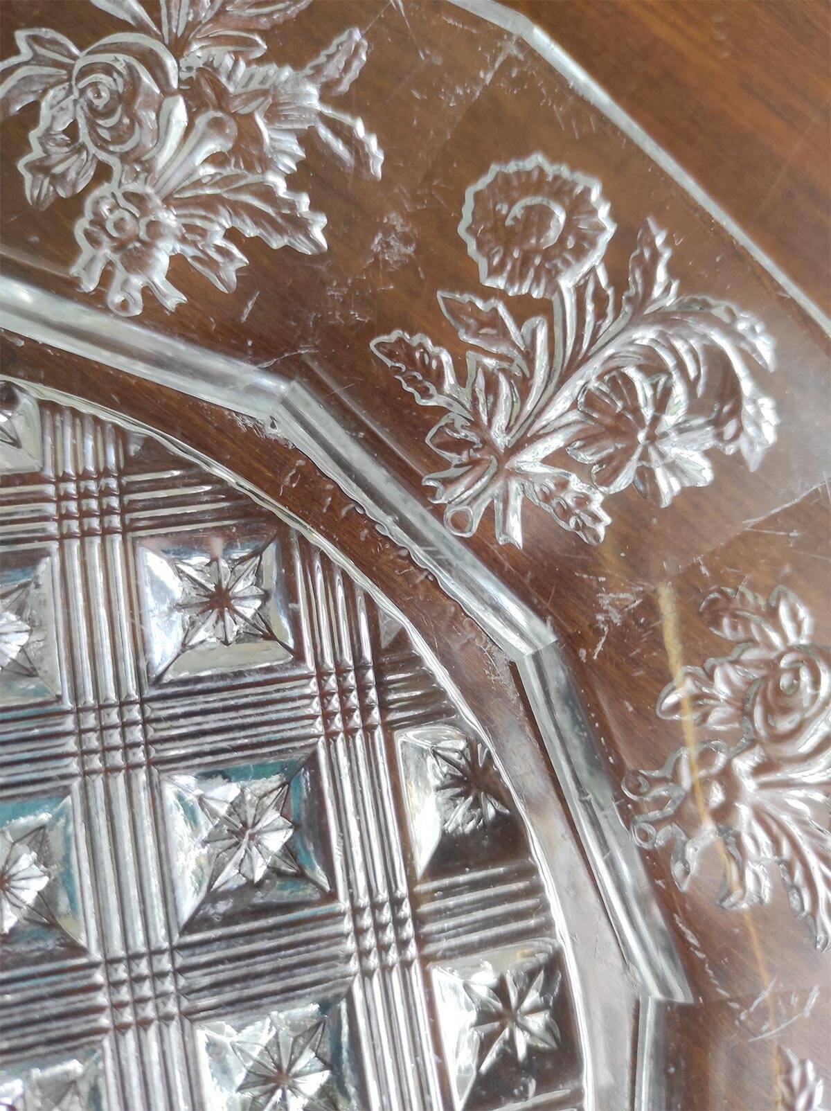 Plate on pedestal, moulded crystal baccarat model ronces | wild rose, 1900