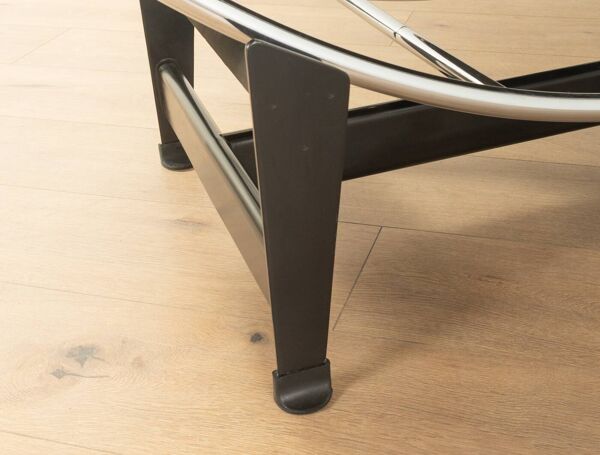 Cassina   Le Corbusier, Pierre Jeanneret & Charlotte Perriand LC4 chaise longue