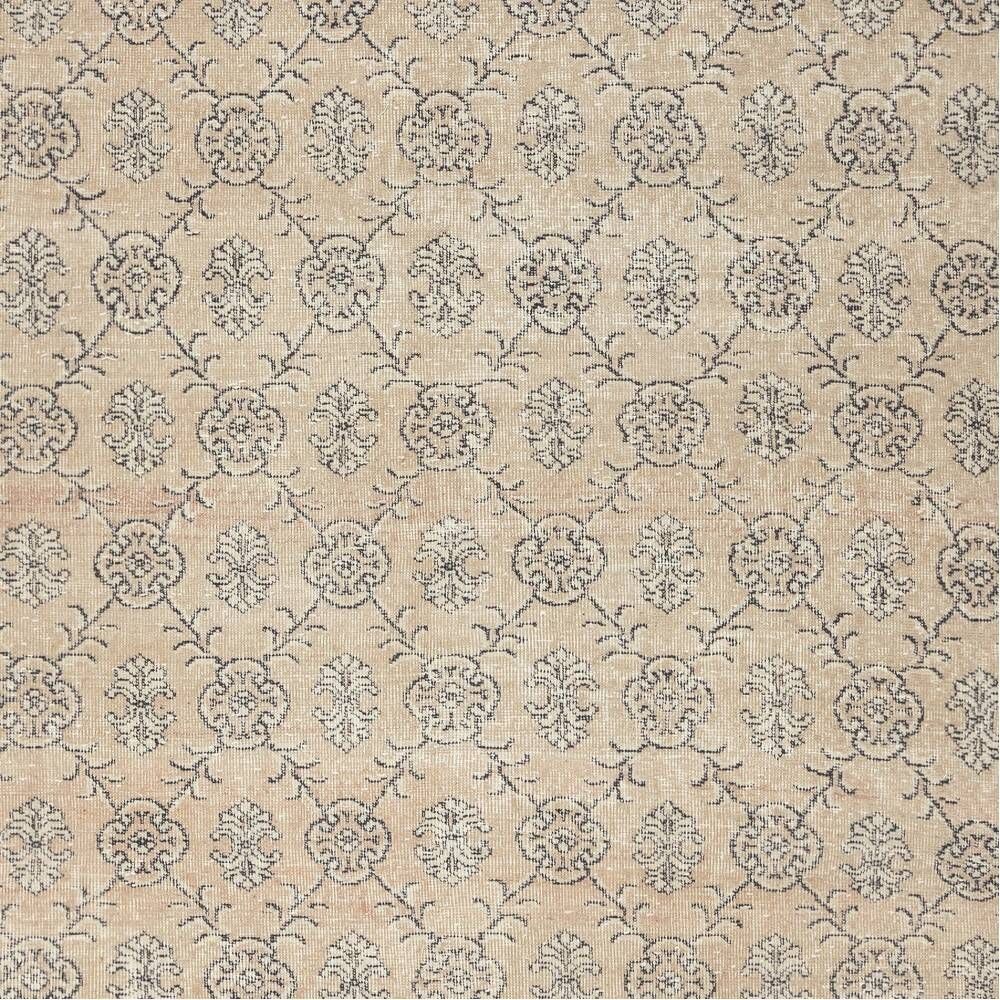 Vintage Turkish Handknotted Wool Rug. Floral Patterned Area Carpet for Cozy Farmhouse Interiors