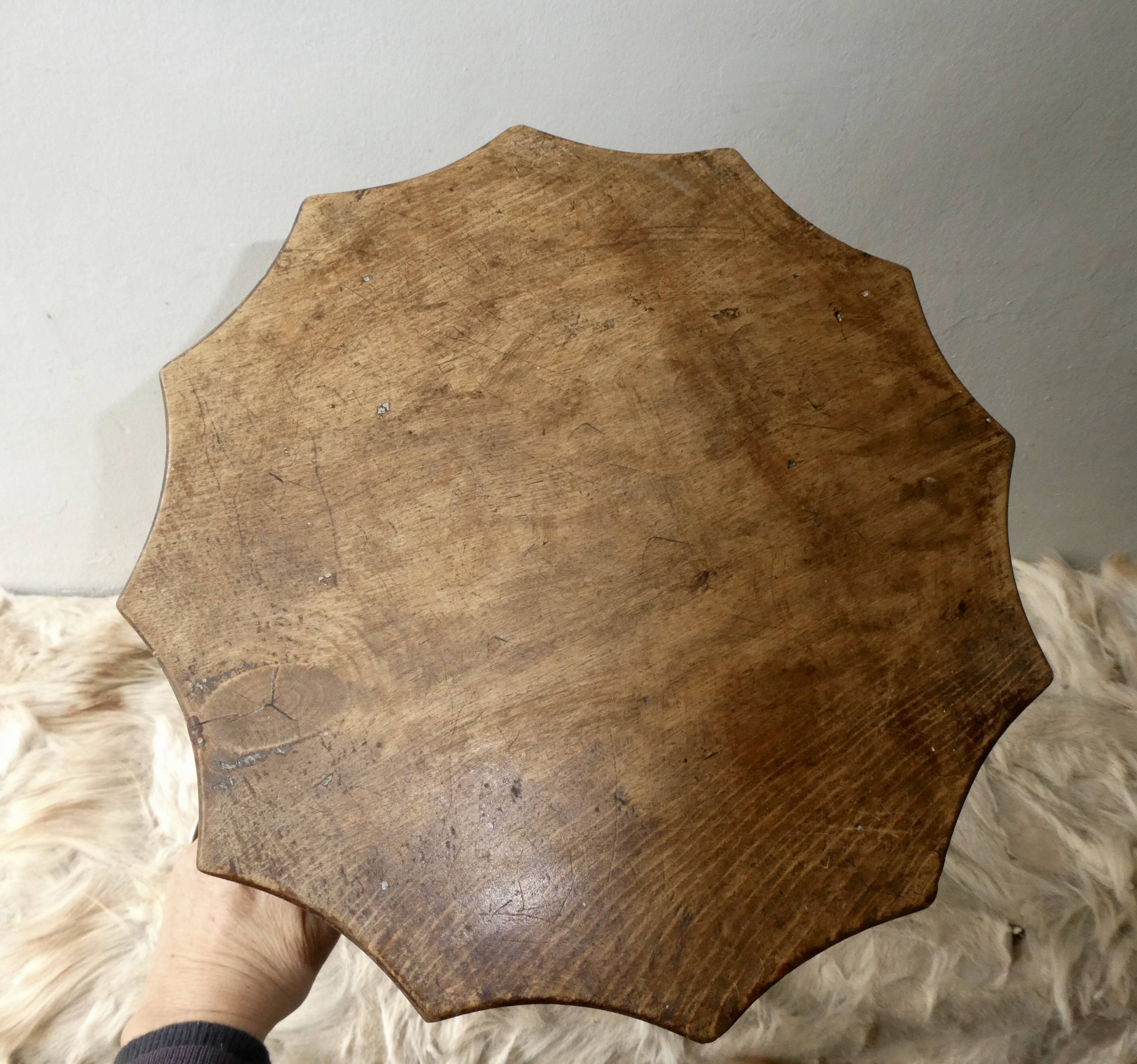 Solid wood tripod, mountain