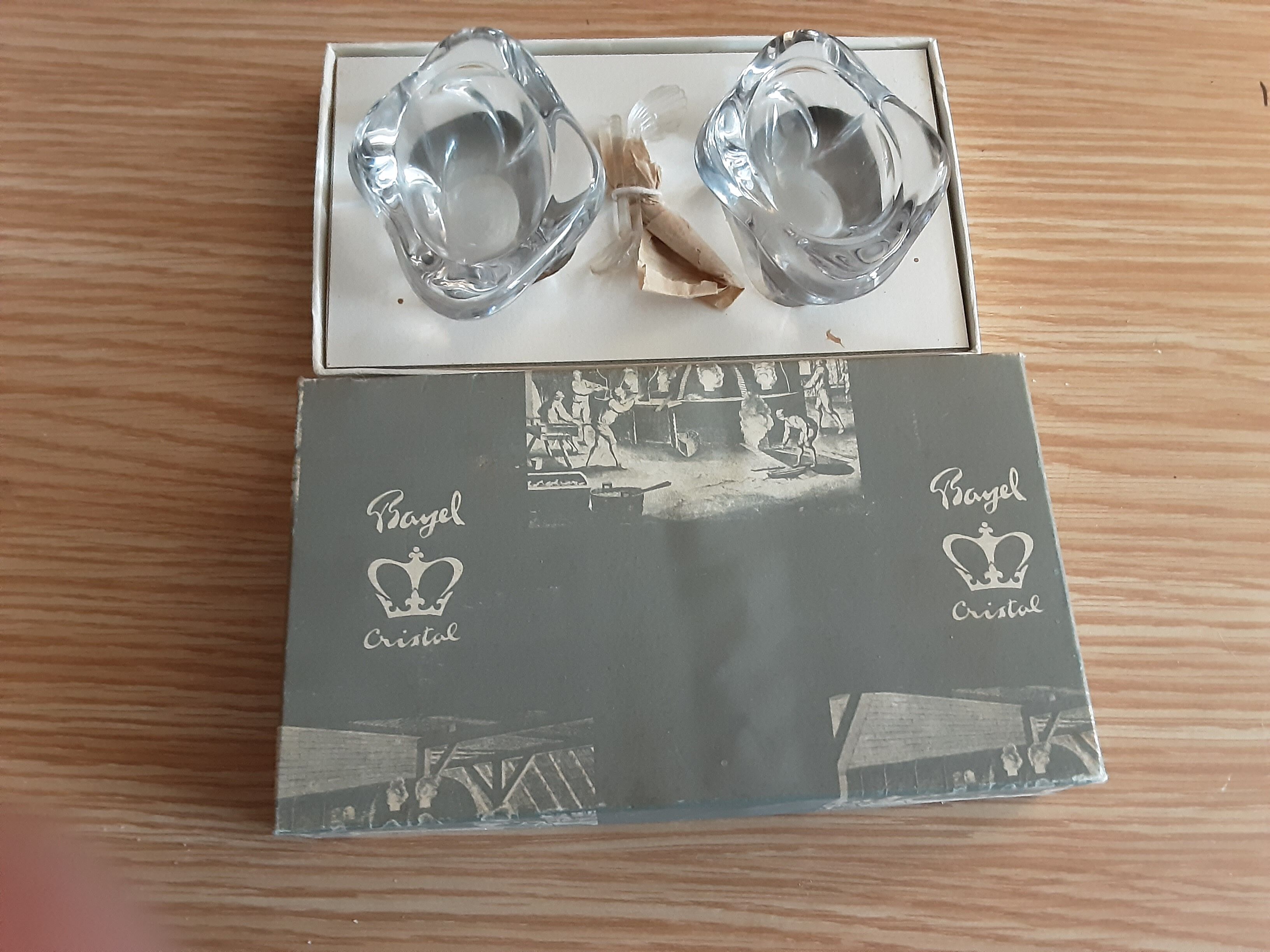 SALIERE PEPPER CRYSTAL OF BAYEL IN ITS ECRIN