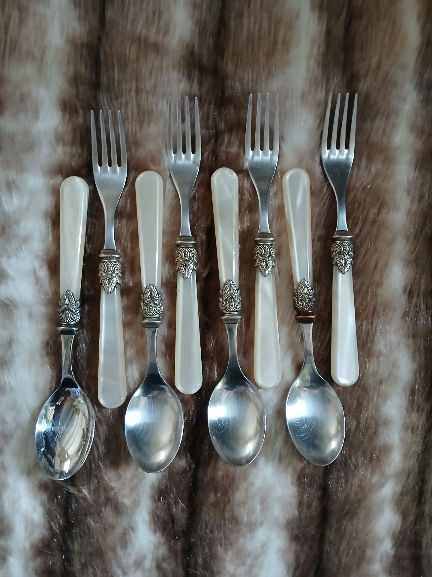 8 antique place settings