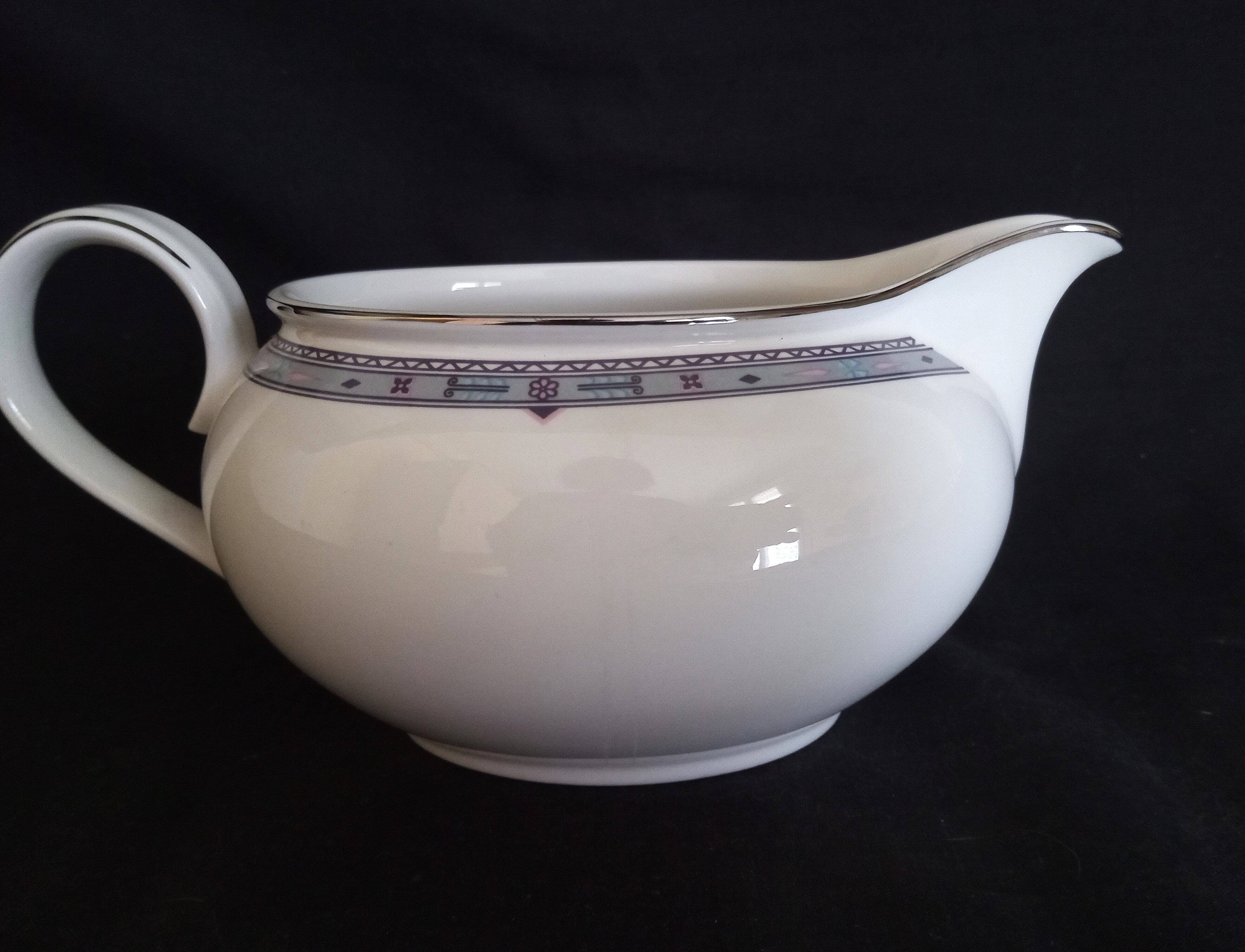 Coffee/tea service for 12 people in fine English porcelain, MAYA pattern