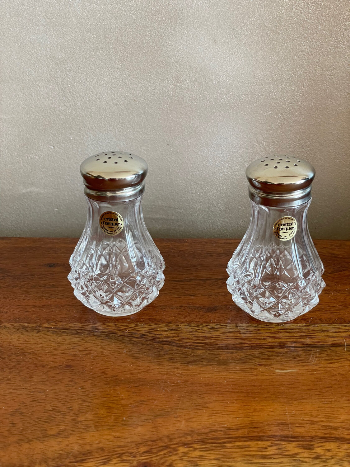 Salt and pepper crystal of Arques