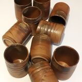 Ensemble de 10 verres à thé japonais en grès partiellement émaillé