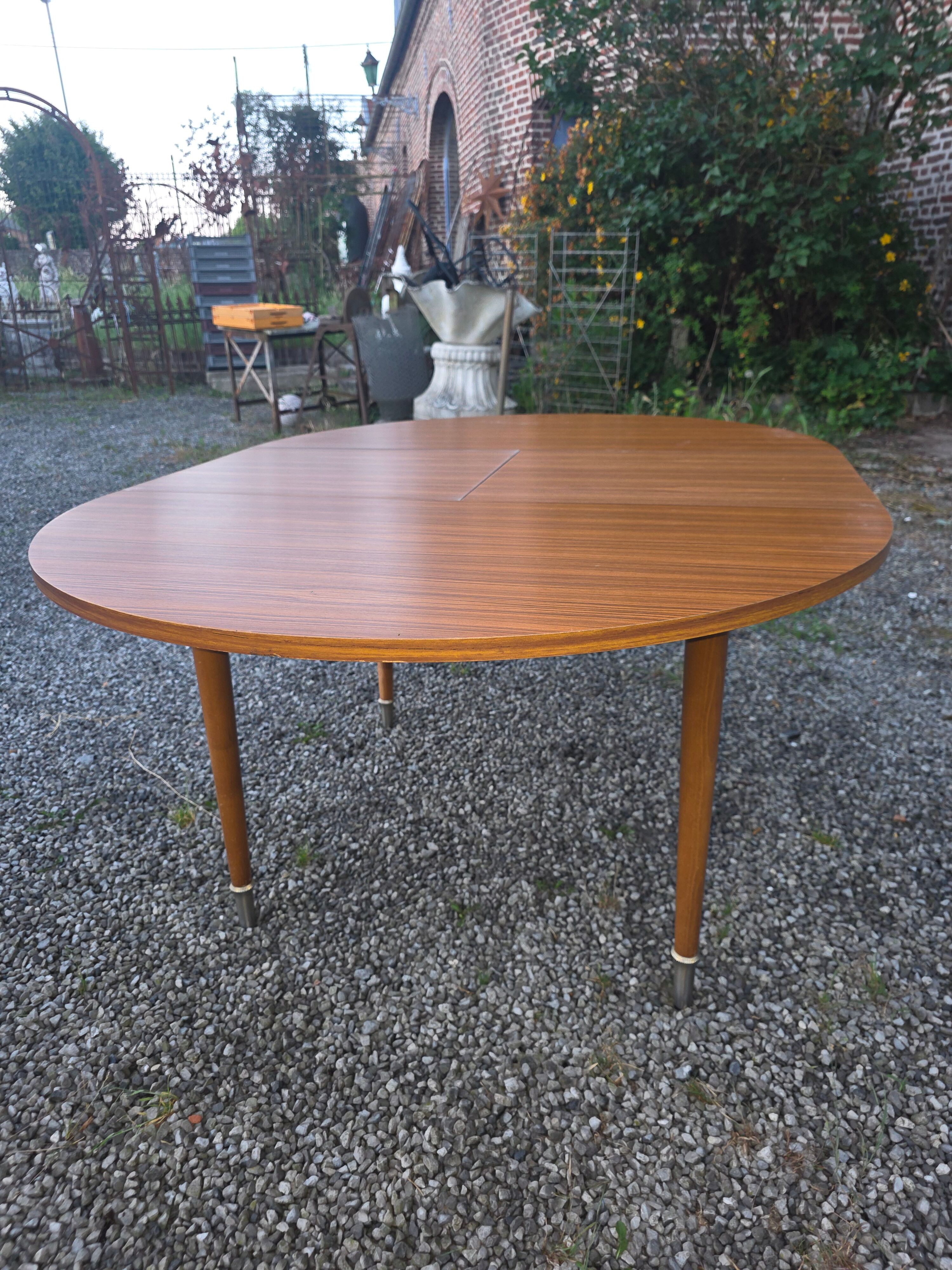 Table scandinave extensible en teck des années 60