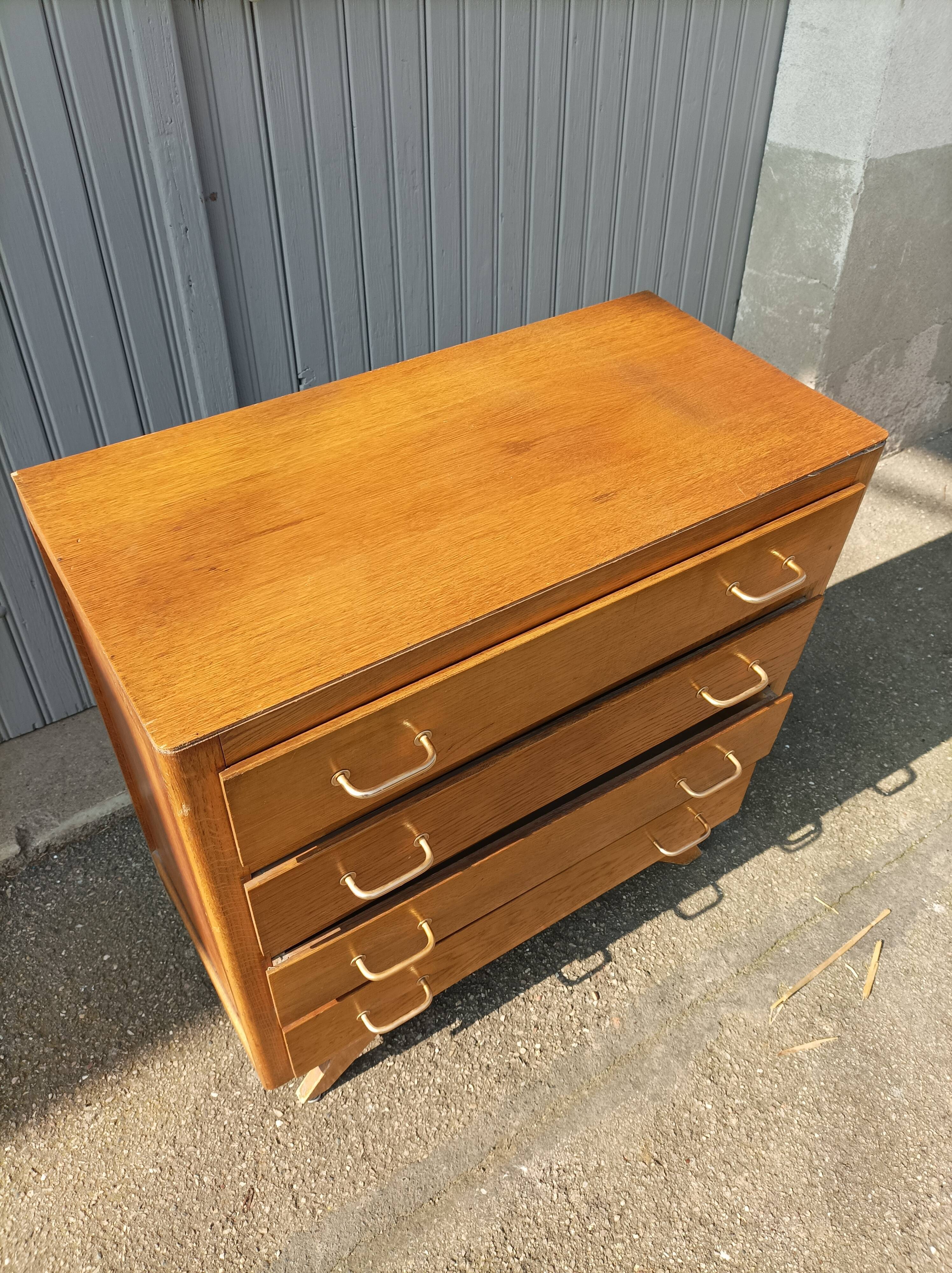 Vintage chest of drawers 4 drawers feet compass