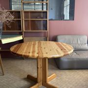 Table en pin massif