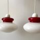 Duo de suspensions en opaline blanche et rouge années 50