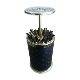 Cigarette box