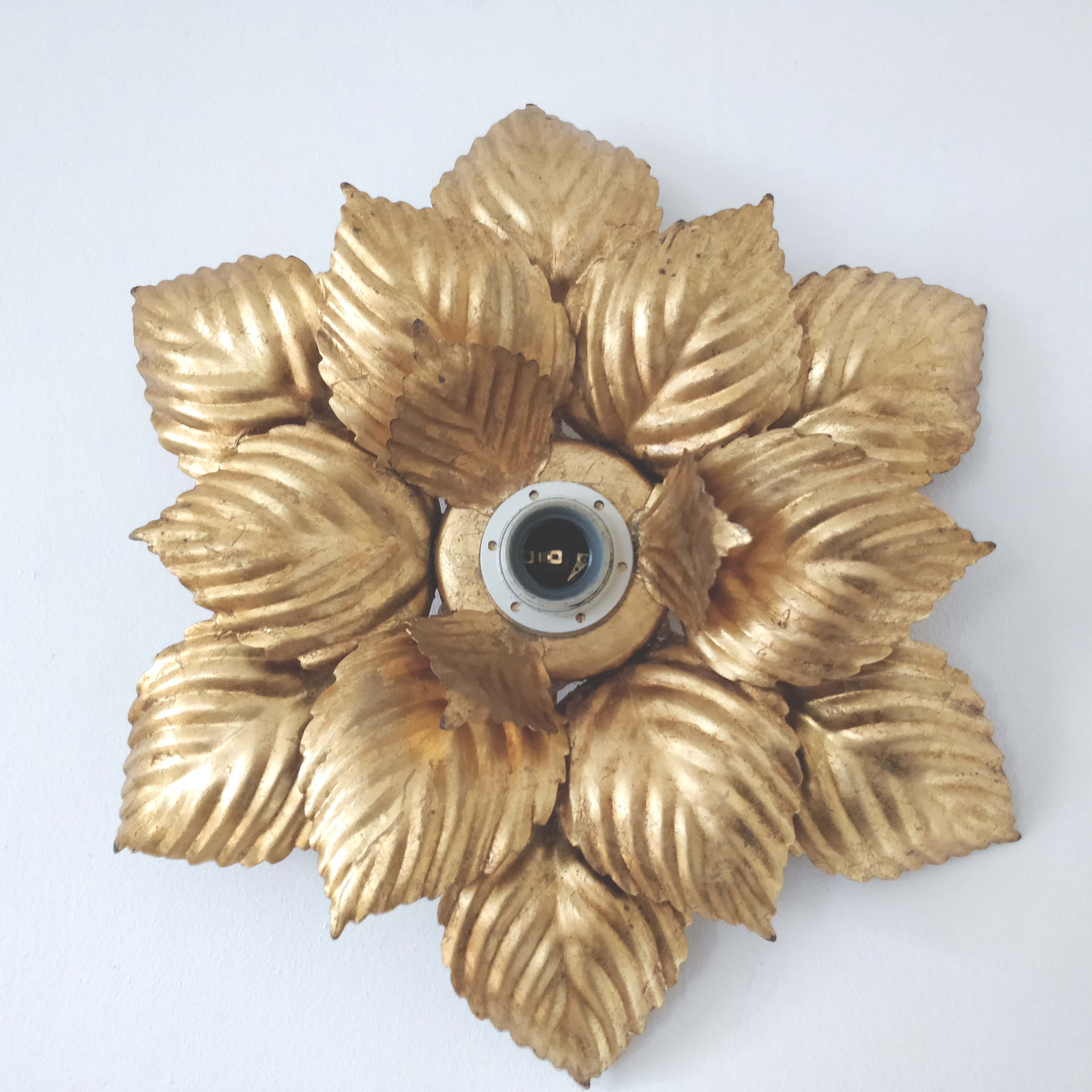 Flower wall lamp leaves golden metal 40cm