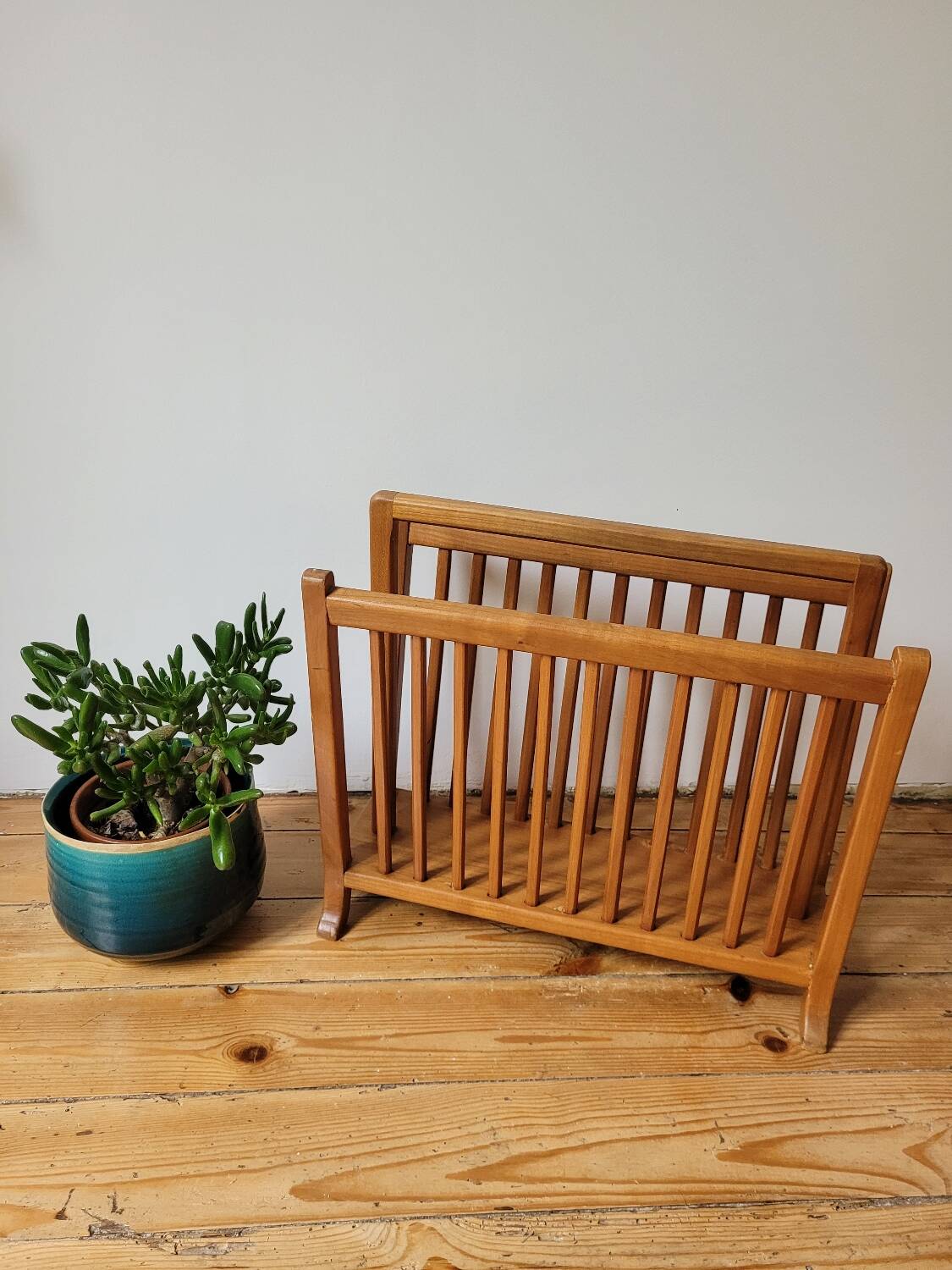 Light wood magazine rack