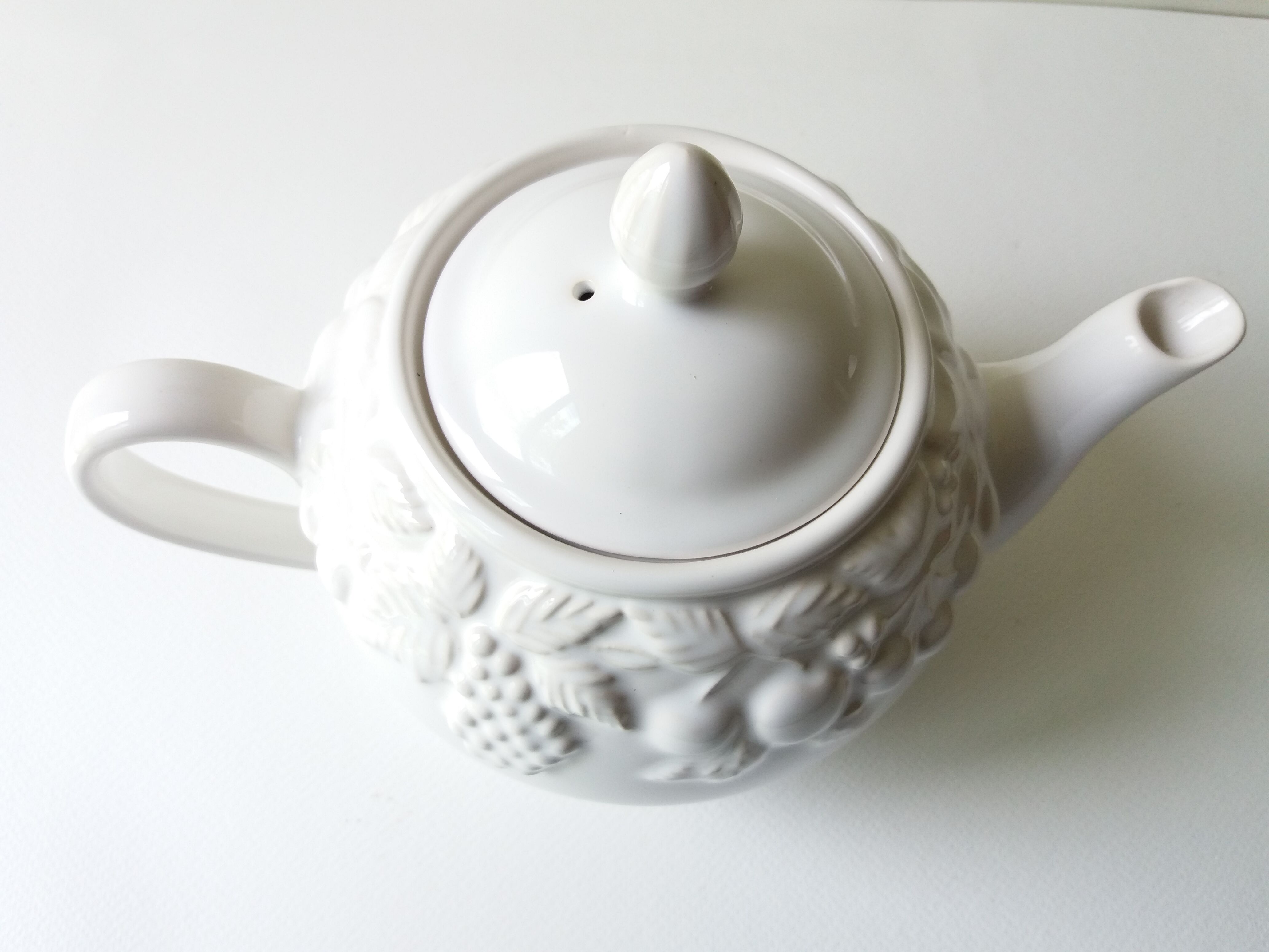 White teapot