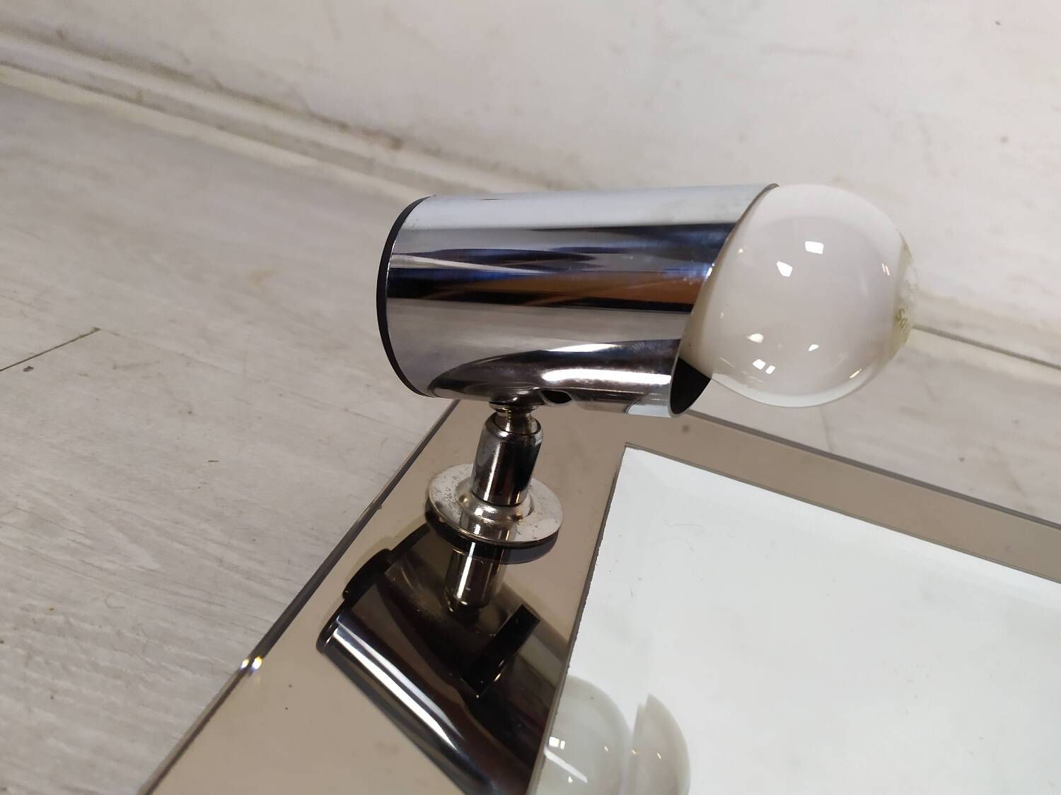 Vintage illuminated bathroom mirror