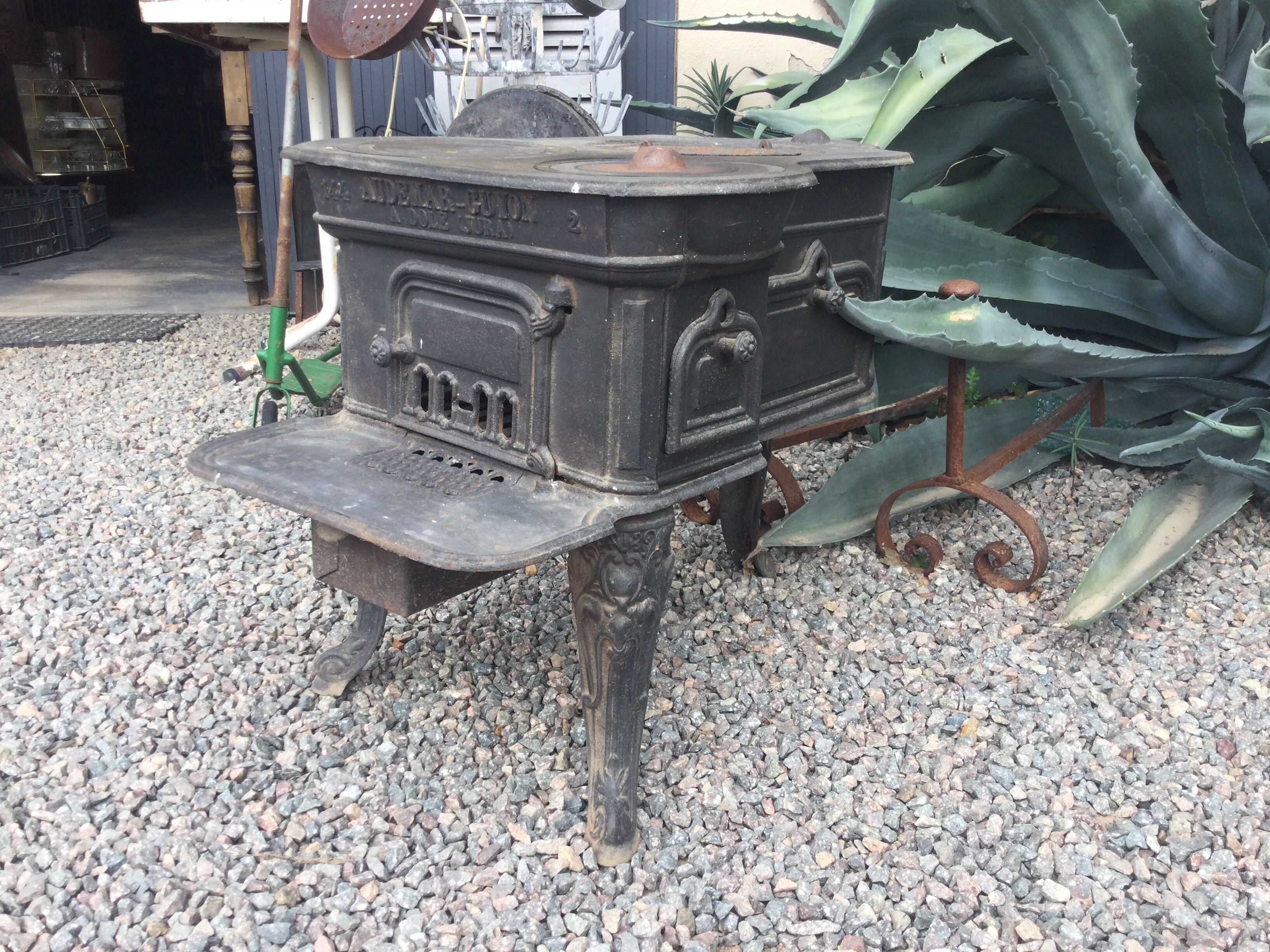 Cast iron stove