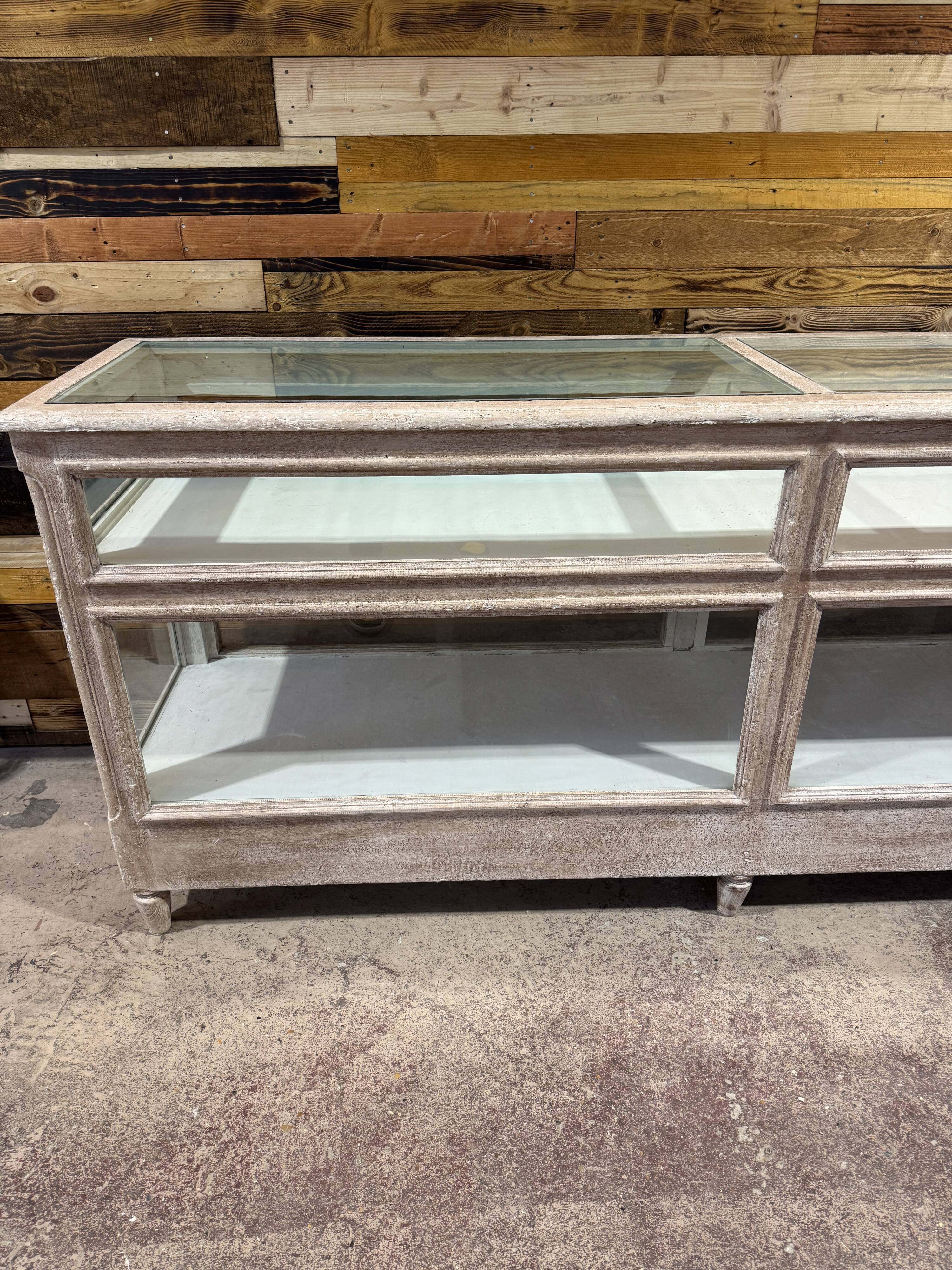 Comptoir de magasin vitré