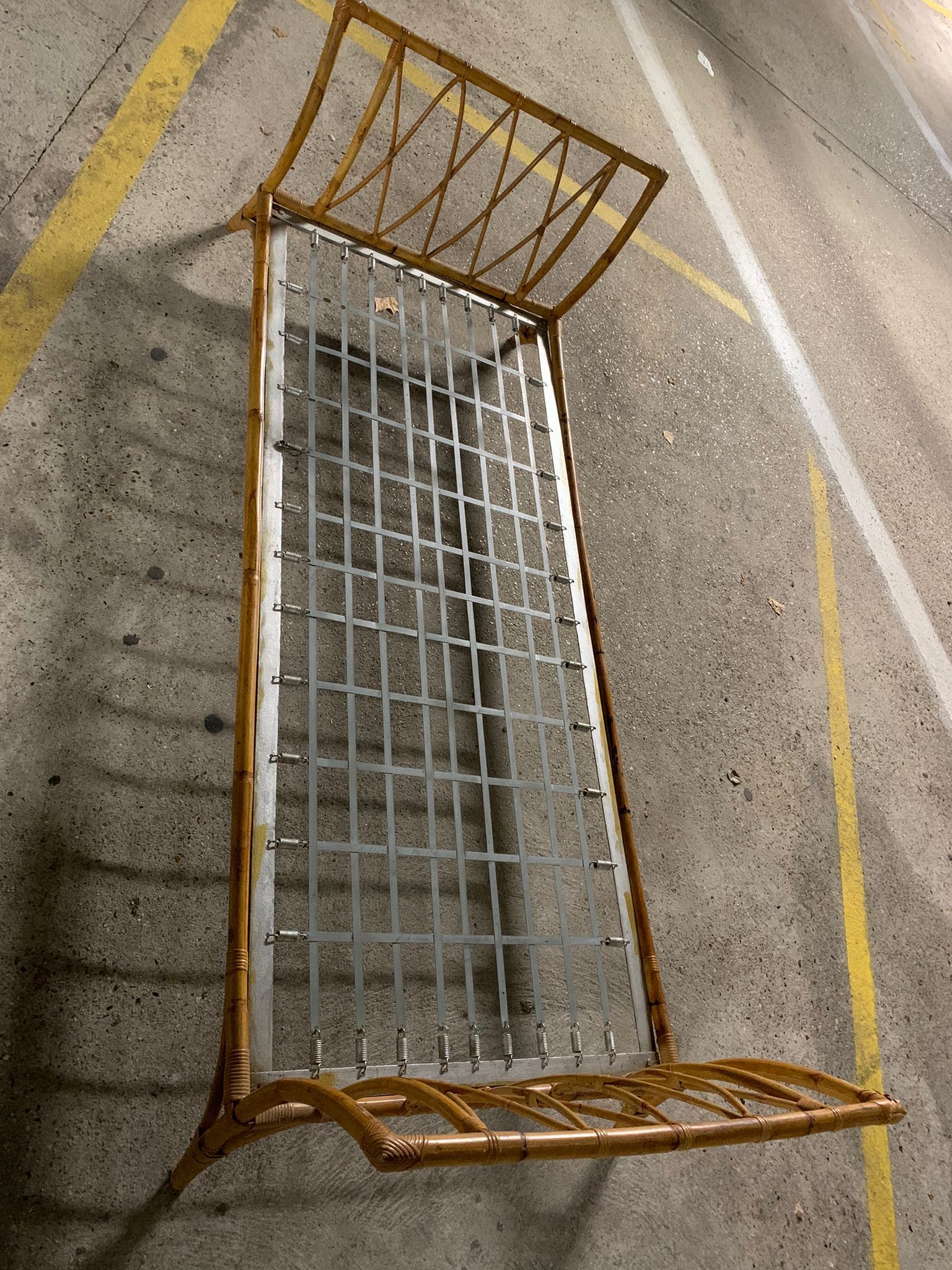 Wicker bed