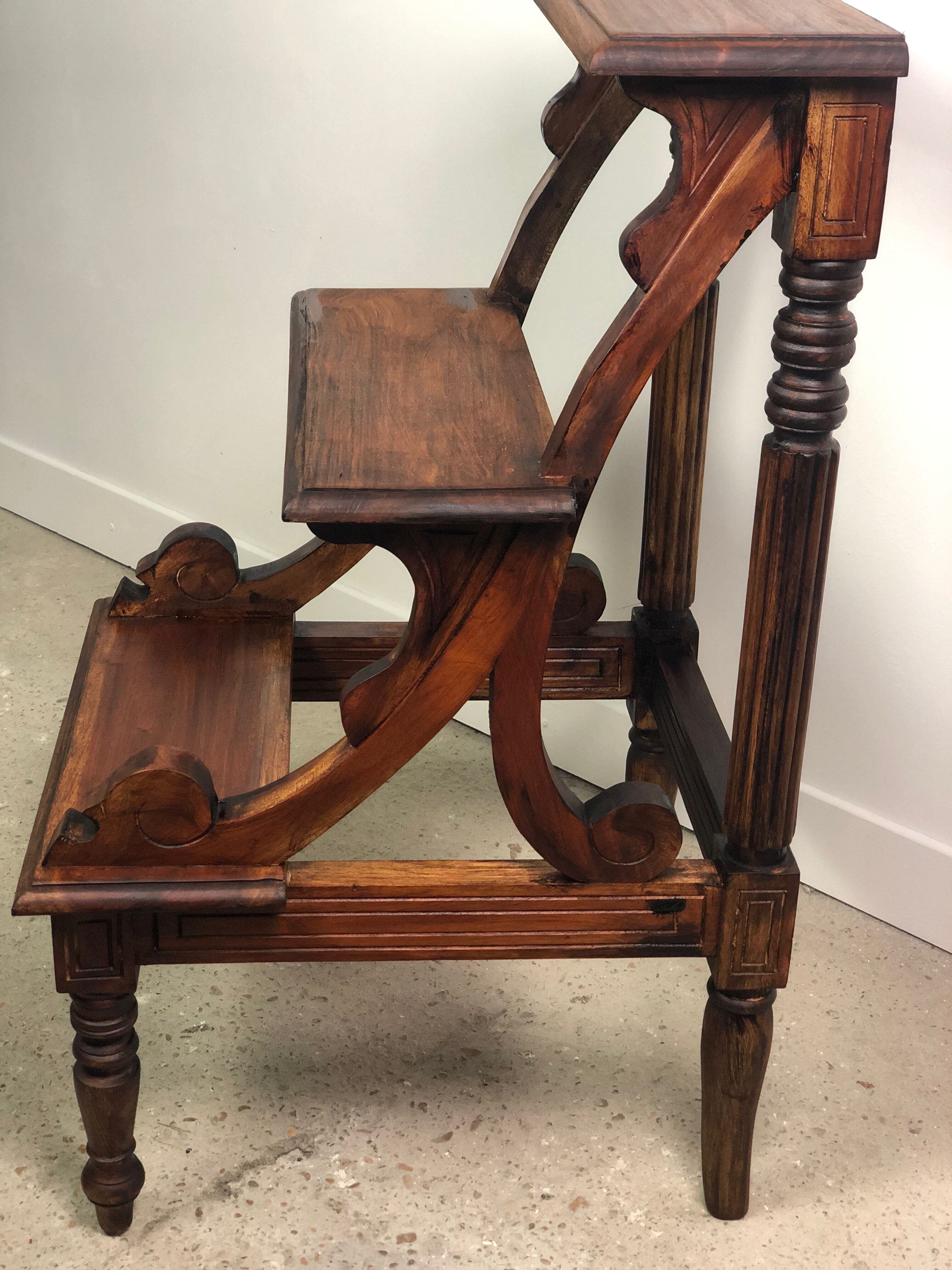 Stepladder 3 steps in Mahogany english style walnut tint