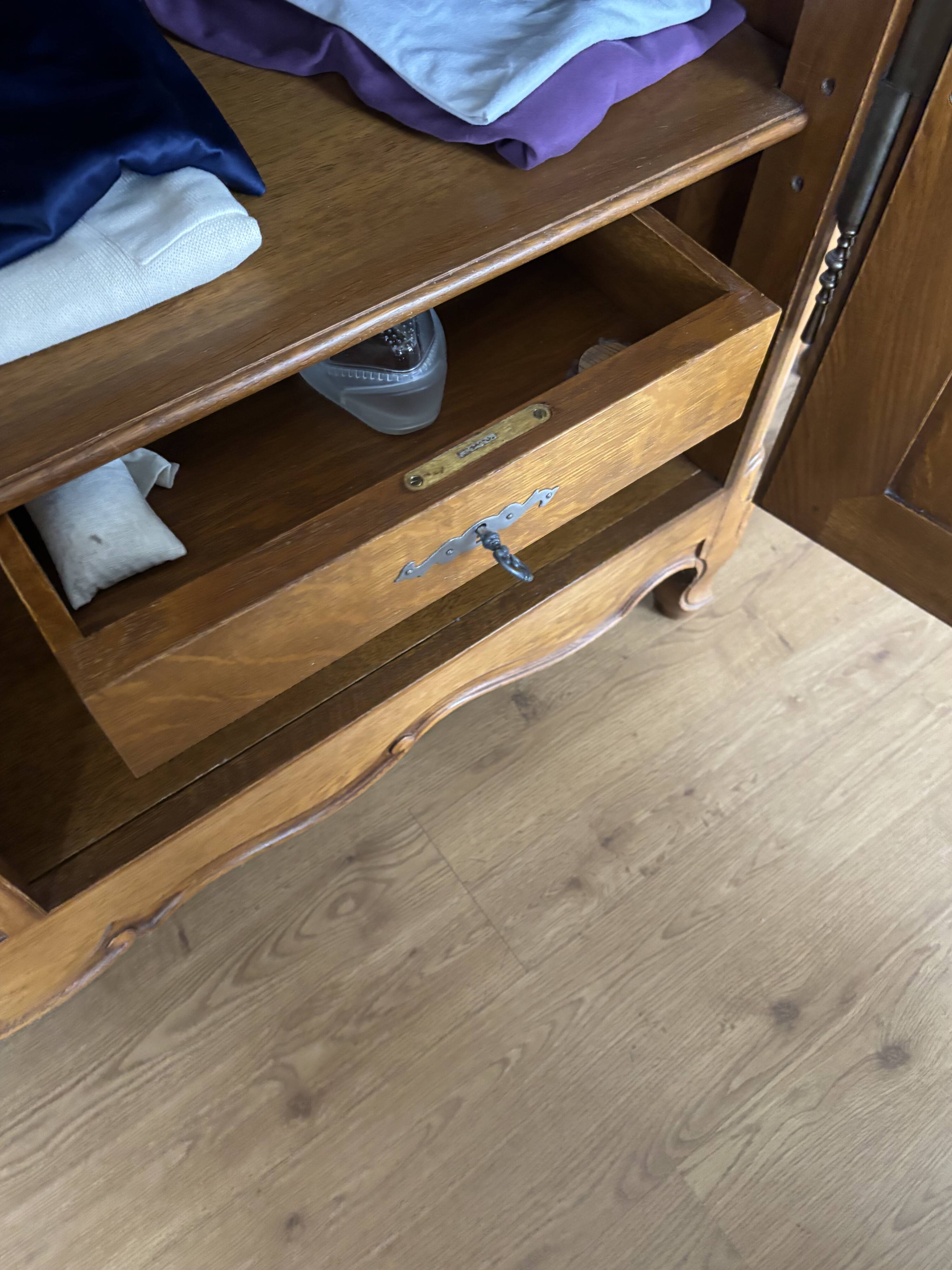 Armoire